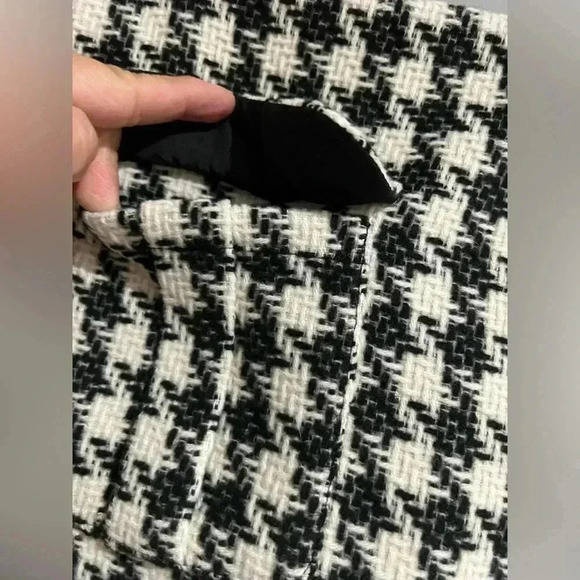 Ledin  Houndstooth mini skirt black & white shorts underneath in sise small NWT - Picture 3 of 13